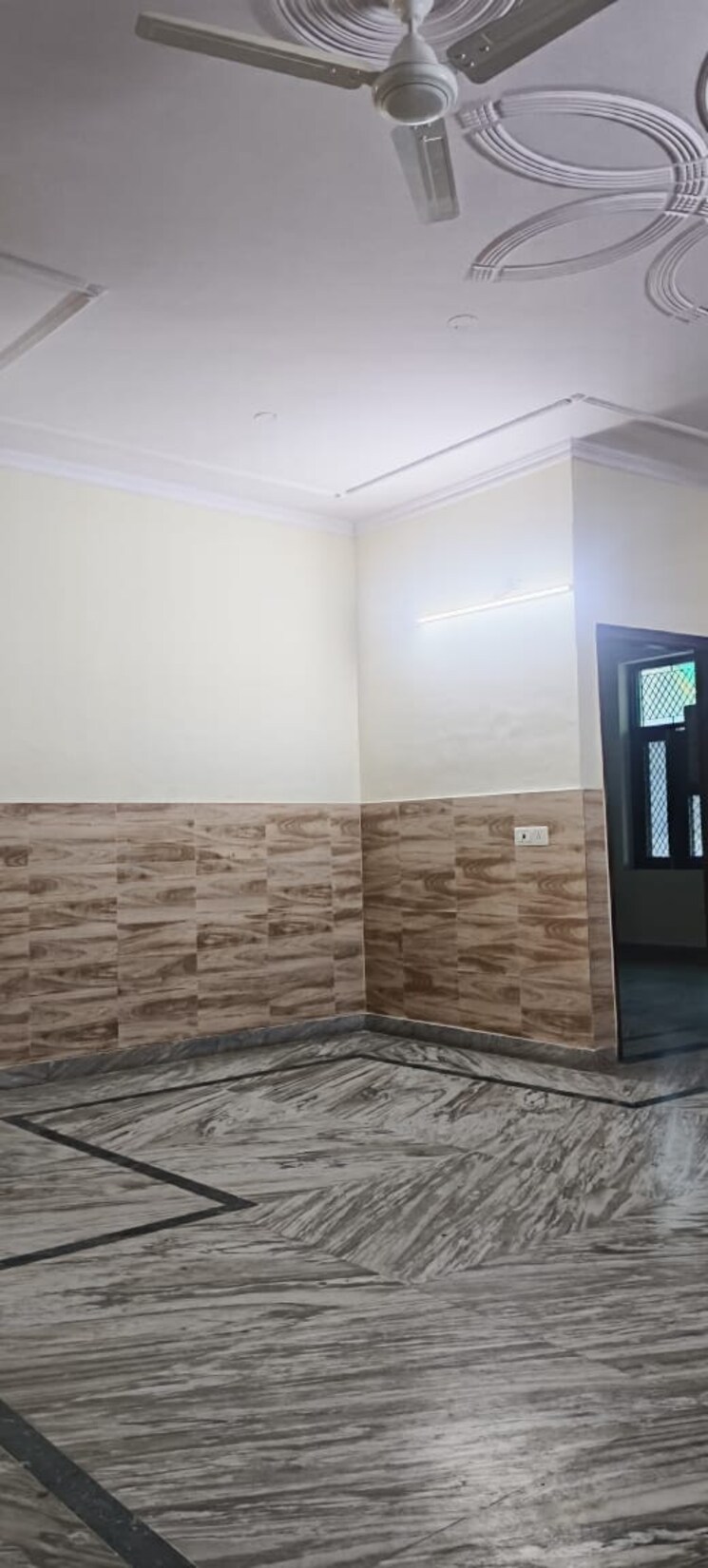 Room, huda-cghs 3 Bedroom 300 Sq.Yd. Builder Floor In Sector 56 Gurgaon 8998674