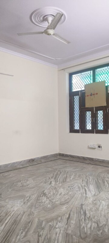 Room in 3 BHK Builder Floor at Huda CGHS, Sector 56 – for Rent