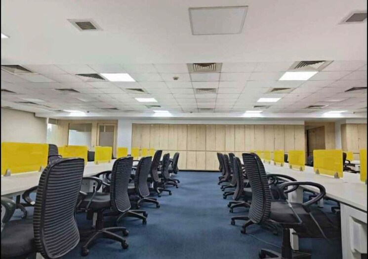  Parking, vijay nagar Commercial Office Space 2250 Sq.Ft. In Vijay Nagar Indore 8998775