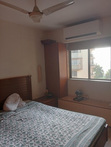 Bedroom in 2 BHK Apartment at Sterling Seaface, Worli – for Rent