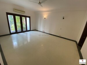 5 BHK Independent House For Sale in New Friends Colony