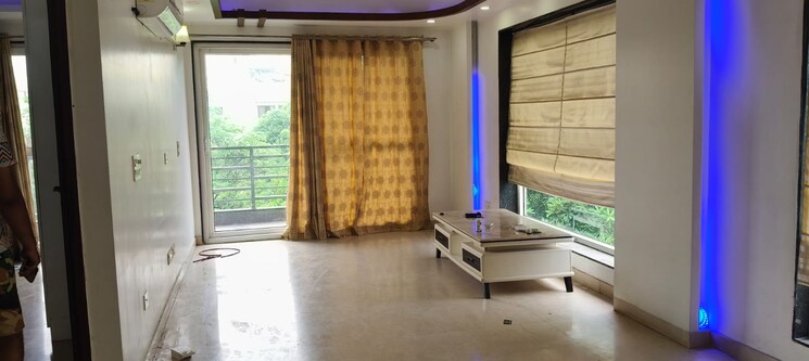 Room, shivalik colony 3.5 Bedroom 1800 Sq.Ft. Builder Floor In Shivalik Colony Delhi 8998831