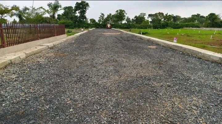 Plot For Sale in Param Vaily 