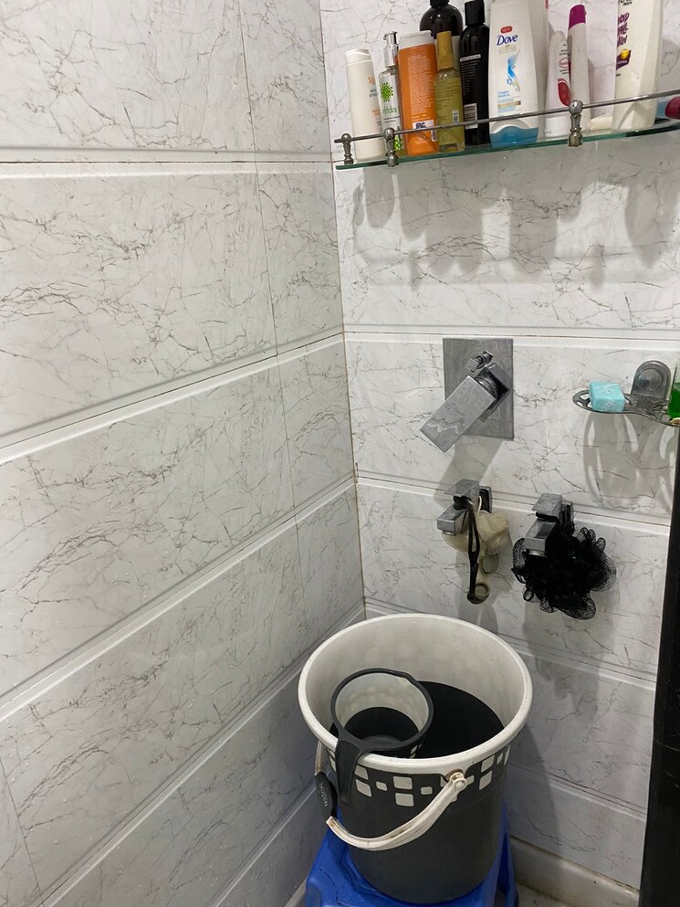 Bathroom, pitampura 1 Bedroom 1000 Sq.Ft. Builder Floor In Pitampura Delhi 8998883