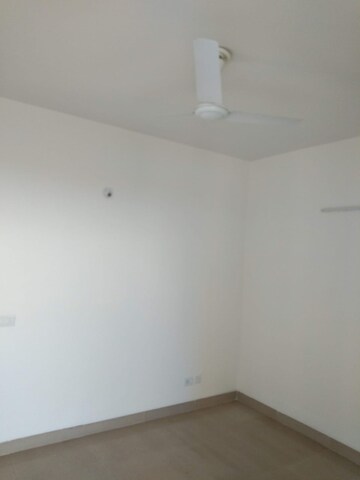 Room in 3 BHK Apartment at Puri Pratham, Sector 84 – for Rent