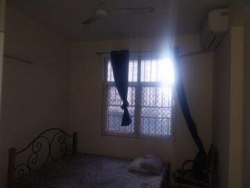 Room in 2 BHK Apartment at Mahagun Mywoods II, Sector 16c Greater Noida – for Rent