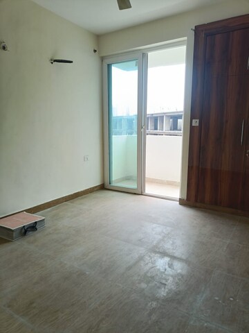 2 BHK Apartment For Rent in Logix Blossom Greens, Sector 143