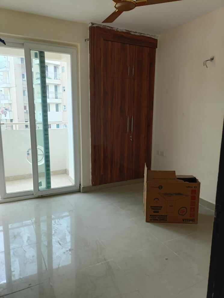 Room, logix-blossom-greens 2 Bedroom 799 Sq.Ft. Apartment In Sector 143 Noida 8998963