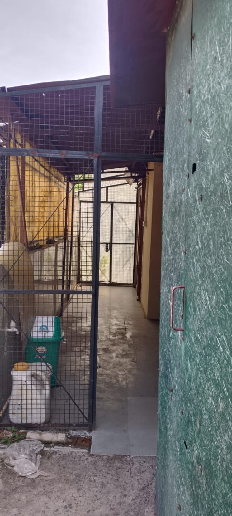 Exterior View, sarita vihar Commercial Shop 120 Sq.Ft. In Sarita Vihar Delhi 8998994