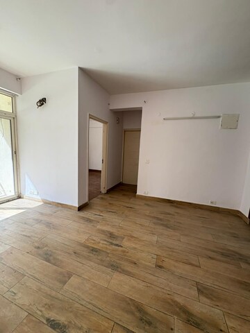 Room in 3 BHK Apartment at 3C Lotus Zing, Sector 168 – for Rent