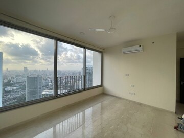 Room in 3 BHK Apartment at Oberoi Exquisite Goregaon, Goregaon East – for Rent