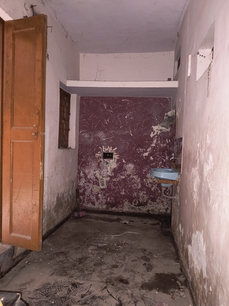 Washroom, badarpur 1 Bedroom 550 Sq.Ft. Apartment In Badarpur Delhi 8999028