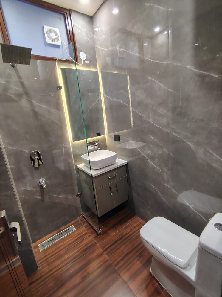 undefined, chittaranjan park 3 Bedroom 160 Sq.Yd. Builder Floor In Chittaranjan Park Delhi 8999038