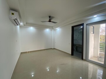 Room in 3.5 BHK Apartment at Palm Residency Chhatarpur, Chattarpur – for Rent