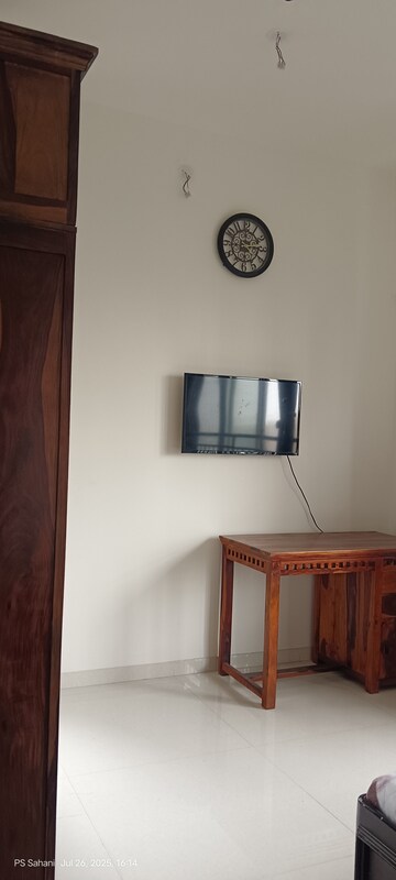 Furnished Amenities in 2.5 BHK Apartment at Runwal Sanctuary, Mulund West – for Rent