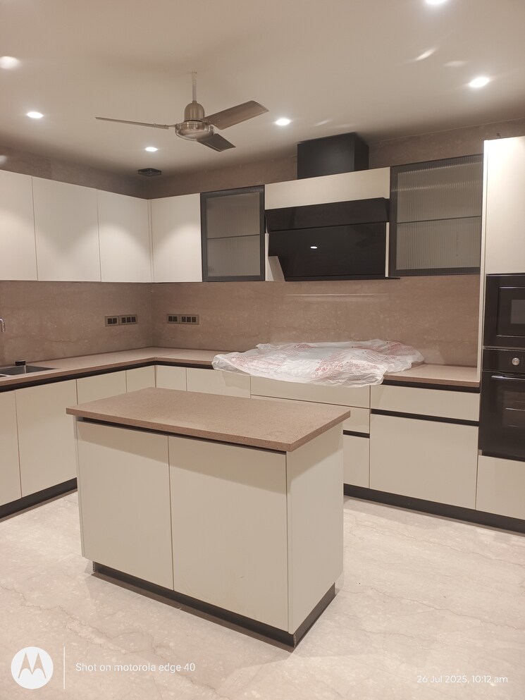 Kitchen/pantry, navjeevan vihar 4 Bedroom 300 Sq.Yd. Builder Floor In Navjeevan Vihar Delhi 8999045