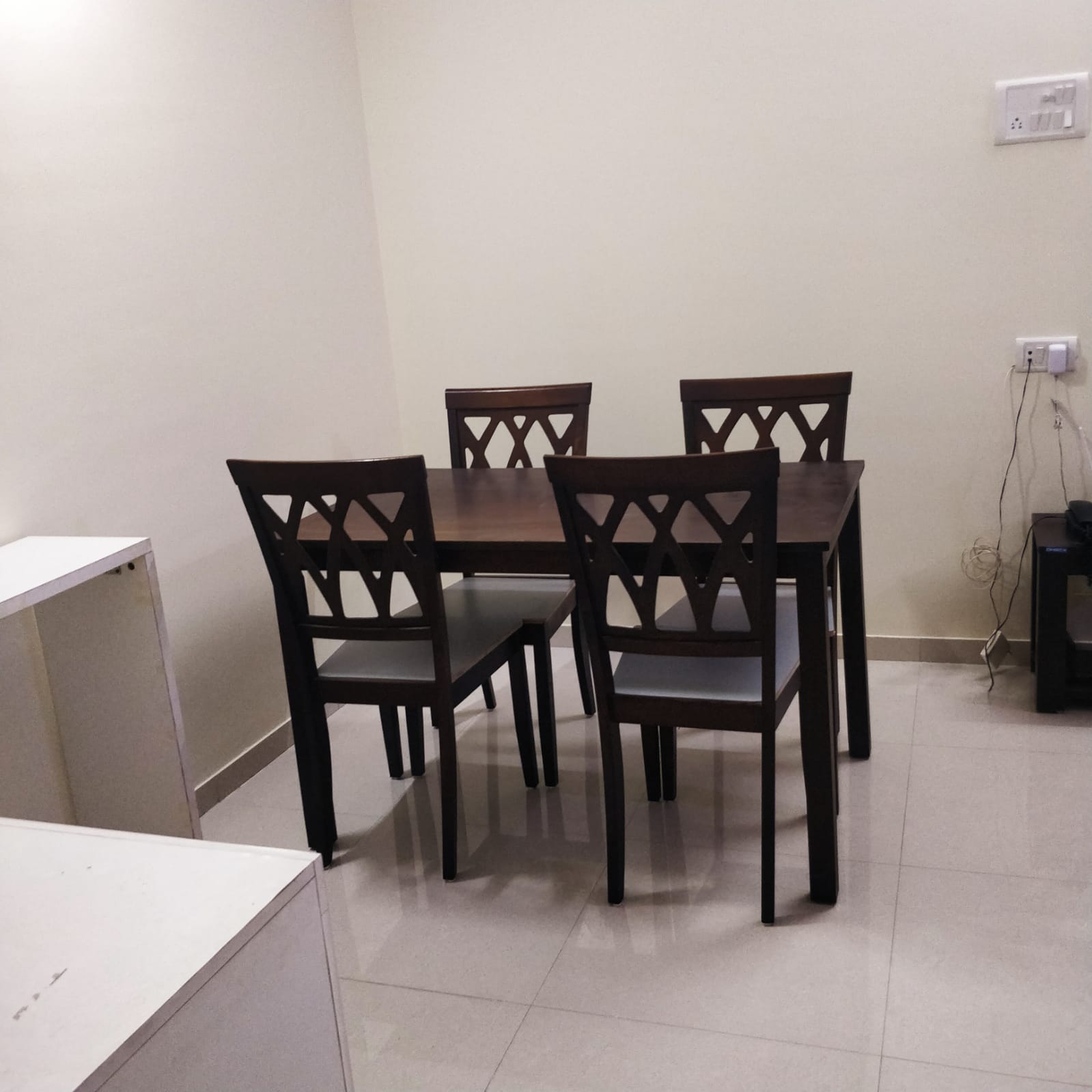 Pg For Rent in Unnati Woods Gb Road Anan