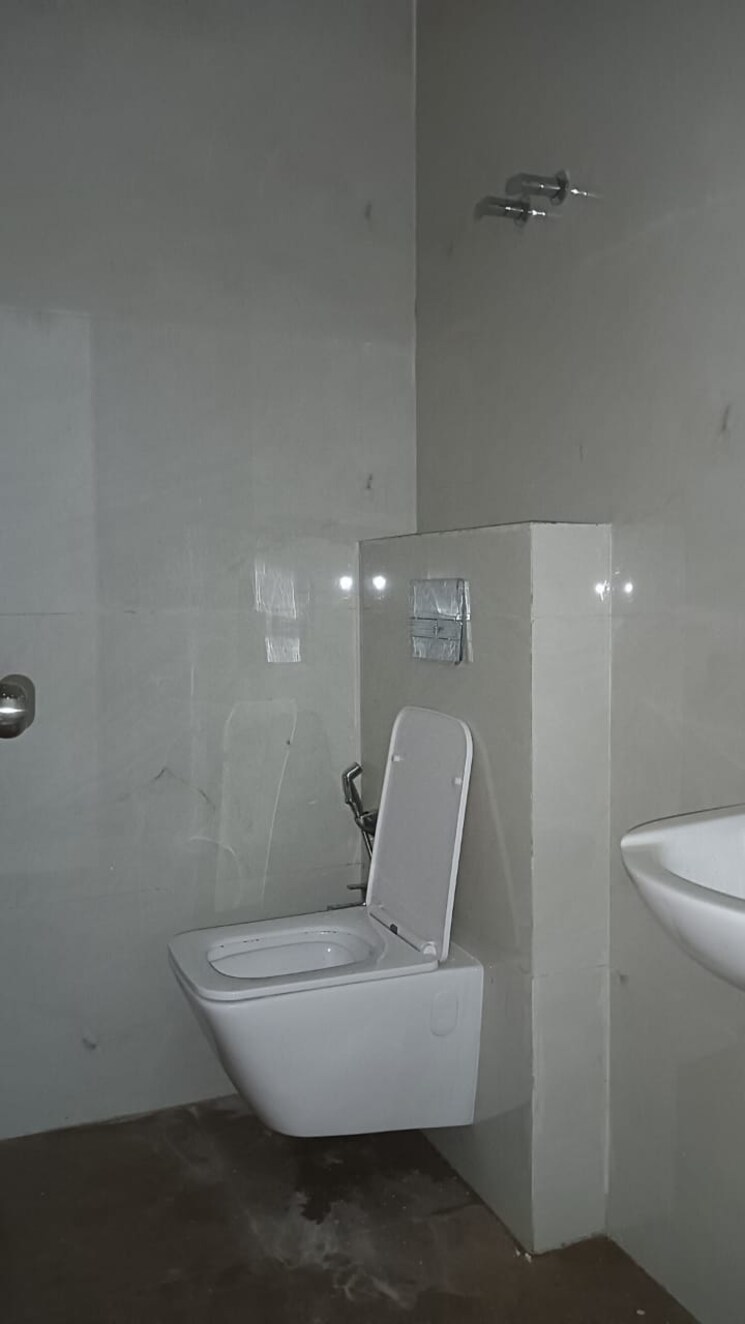 Bathroom, modis-rashmi-square Commercial Shop 240 Sq.Ft. In Borivali West Mumbai 8999158