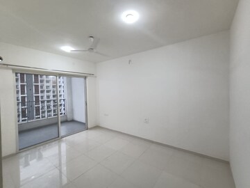 Room in 3 BHK Apartment at Godrej Elements, Hinjewadi – for Rent
