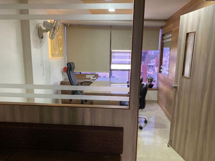 Team Area, karelibaug Commercial Office Space 1450 Sq.Ft. In Karelibaug Vadodara 8999183