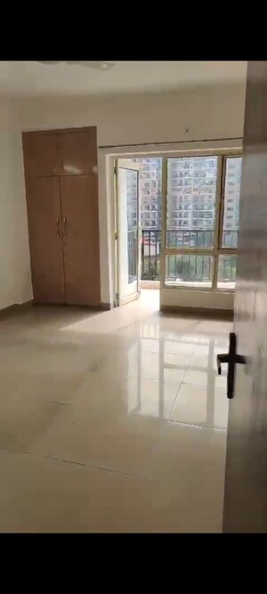 Room in 2 BHK Apartment at Panchsheel Greens II, Sector 16 Greater Noida – for Sale