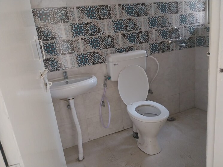 Bathroom, signature-global-golf-greens 2.5 Bedroom 634 Sq.Ft. Apartment In Sector 79 Gurgaon 8999207