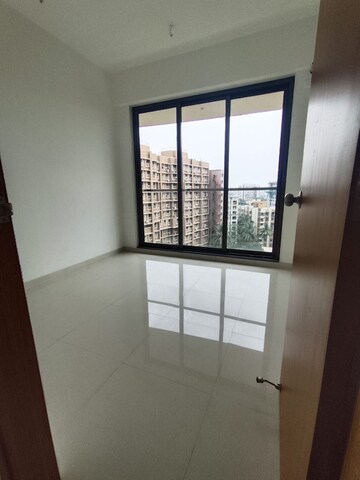 Room in 2 BHK Apartment at Level The Residences, Andheri West – for Rent