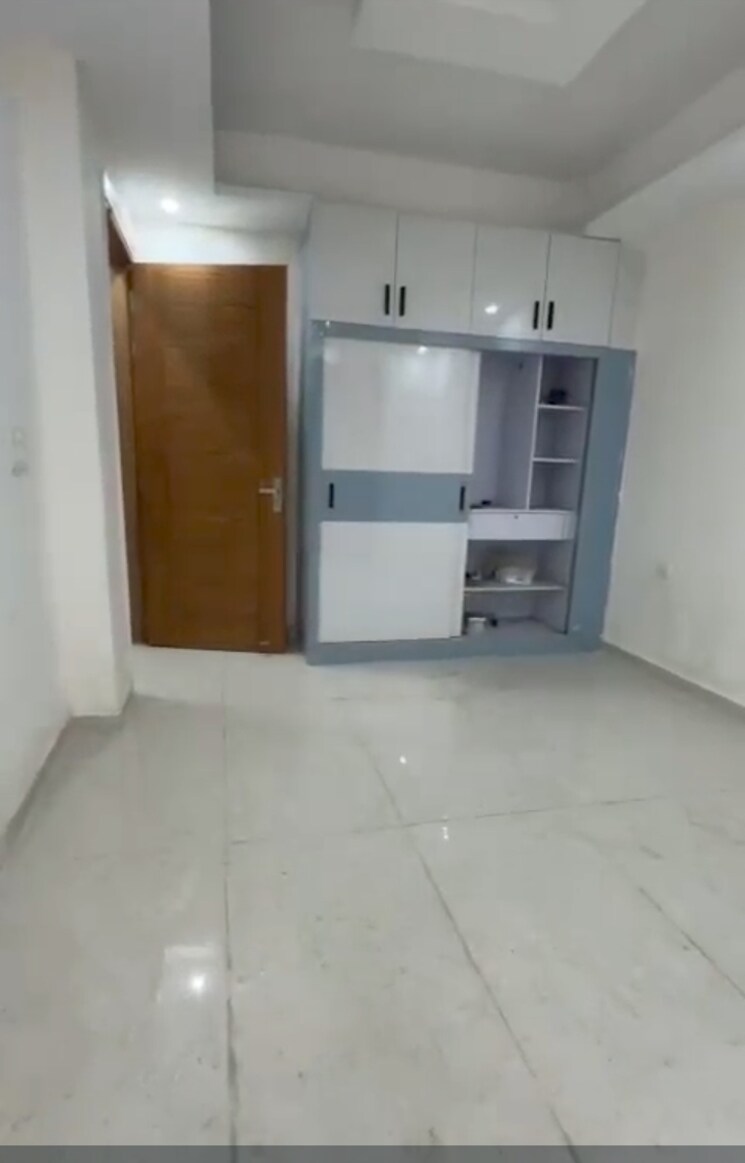 Kitchen, raj nagar extension 4 Bedroom 240 Sq.Yd. Builder Floor In Raj Nagar Extension Ghaziabad 8999252