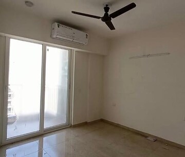 Room in 3 BHK Apartment at Tata Gurgaon Gateway, Sector 112 – for Rent