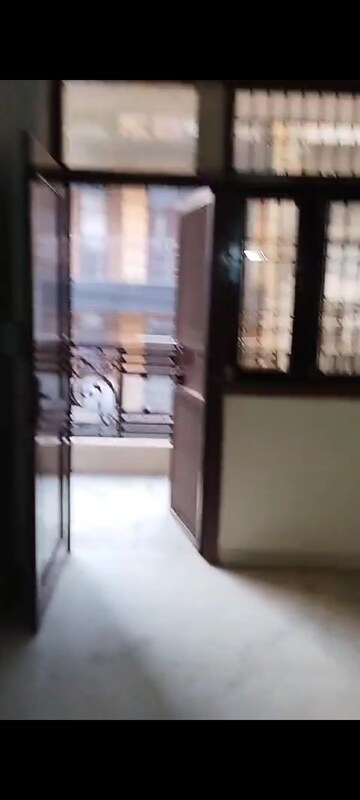 Furnished Amenities in 3 BHK Builder Floor at Rohini Sector 7 – for Rent