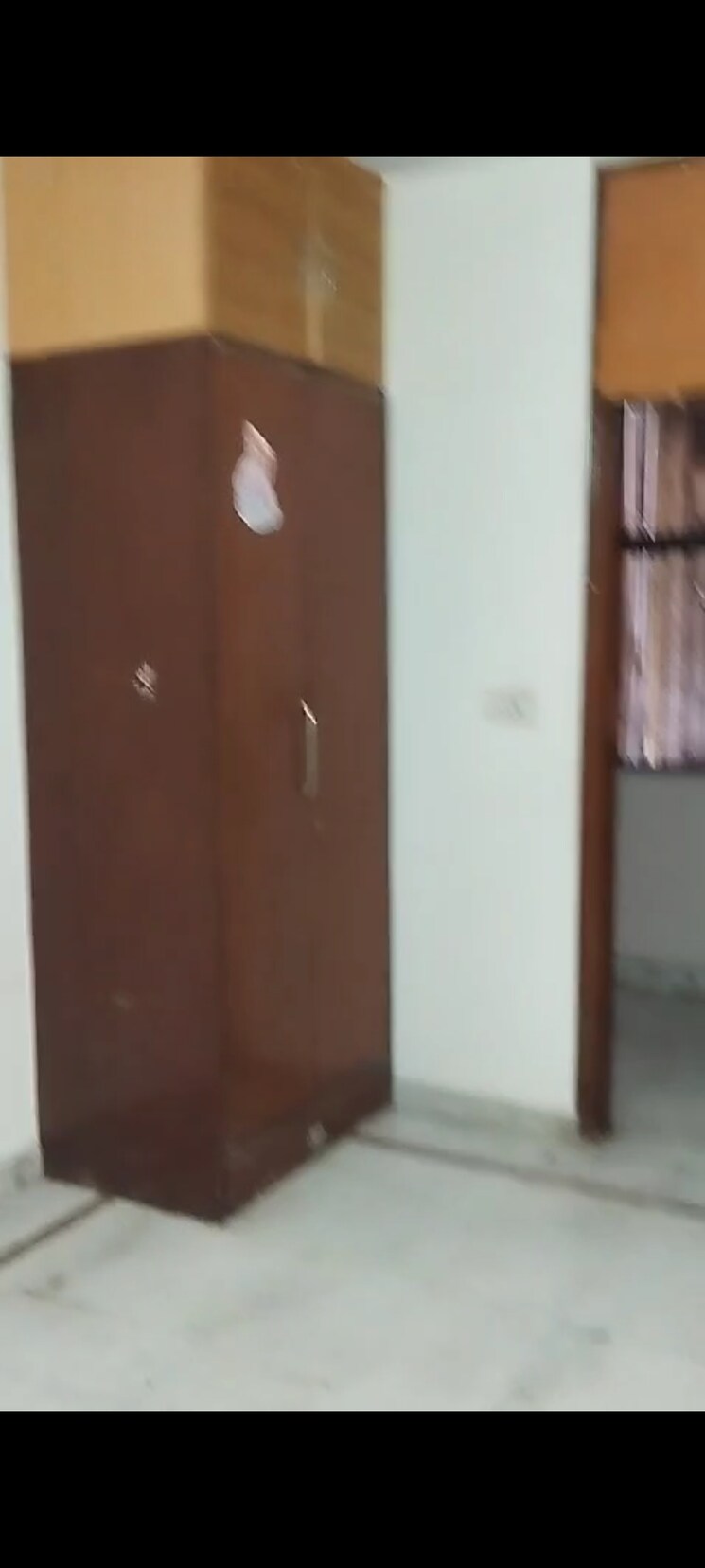 Room, rohini sector 7 3 Bedroom 150 Sq.Mt. Builder Floor In Rohini Sector 7 Delhi 8999251