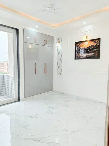 Room in 3 BHK Apartment at Surya CGHS, Sector 43 – for Sale