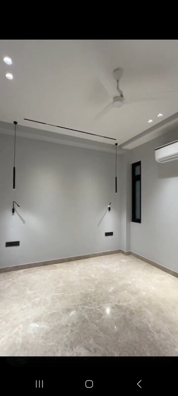 Room in 3 BHK Apartment at Surya CGHS, Sector 43 – for Sale