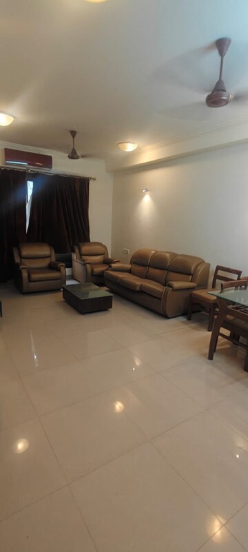 2 BHK Apartment For Rent in Prem Ghar Apartment, Bandra West