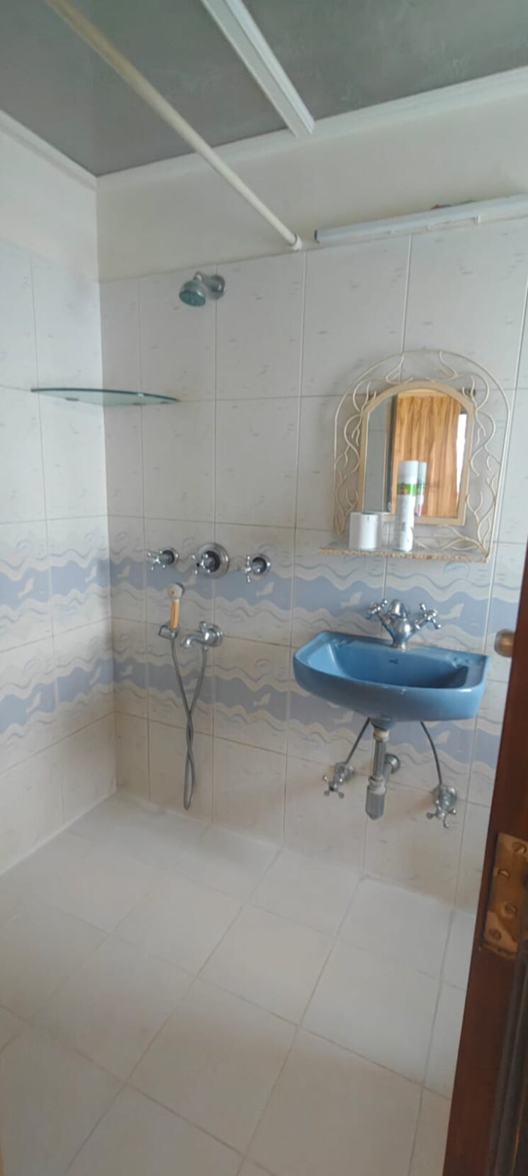 Bathroom, prem-ghar-apartment 2 Bedroom 1150 Sq.Ft. Apartment In Bandra West Mumbai 8999300