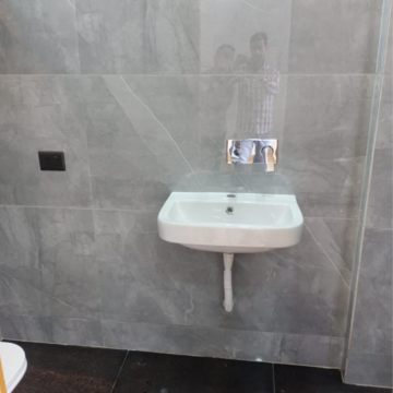 Bathroom in 1 BHK Builder Floor at Vasant Kunj – for Rent