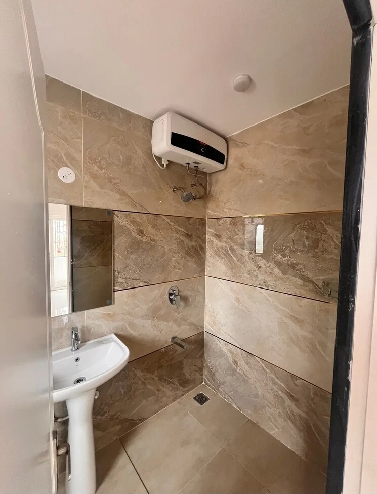 Bathroom, cooke town 3 Bedroom 1750 Sq.Ft. Builder Floor In Cooke Town Bangalore 8999314