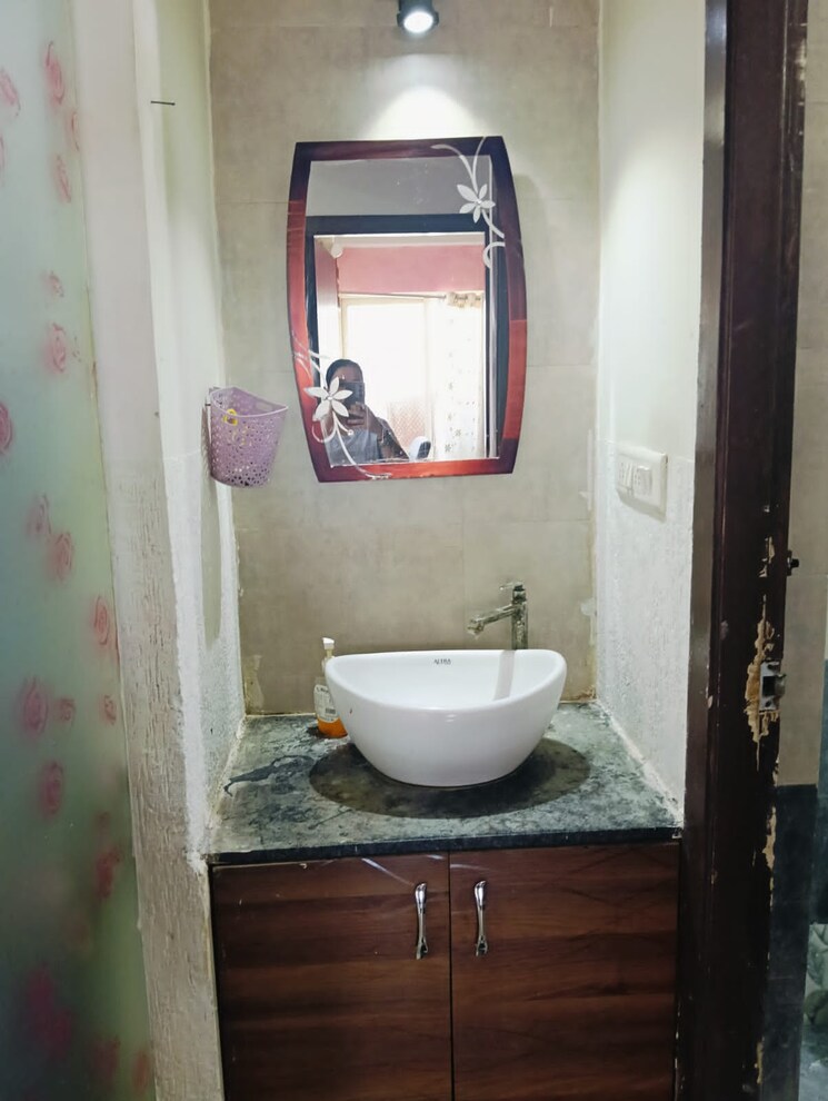 Bathroom, sahaj-solarium 3 Bedroom 835 Sq.Ft. Apartment In Vasna Ahmedabad 8999318
