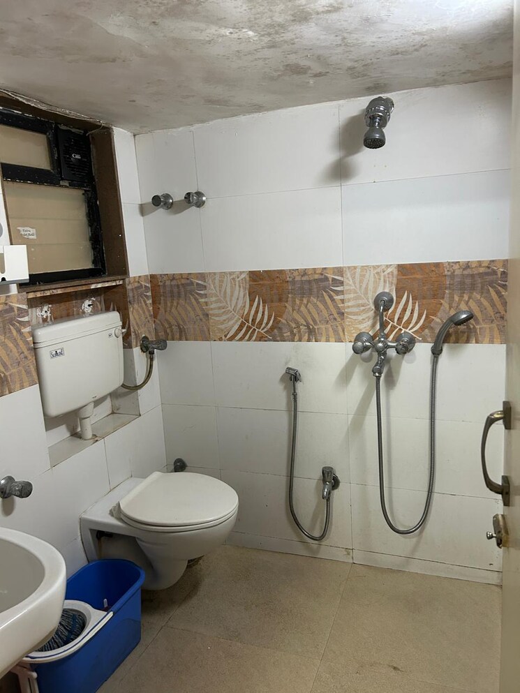 Team Area, bandra west 1 Bedroom 500 Sq.Ft. Apartment In Bandra West Mumbai 8999324