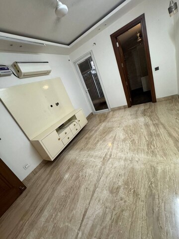 Room in 3 BHK Builder Floor at Shivalik Colony – for Rent