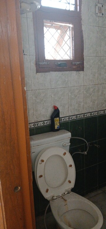 Bathroom in 3 BHK Apartment at Vinayak Apartments Noida, Sector 62 – for Rent