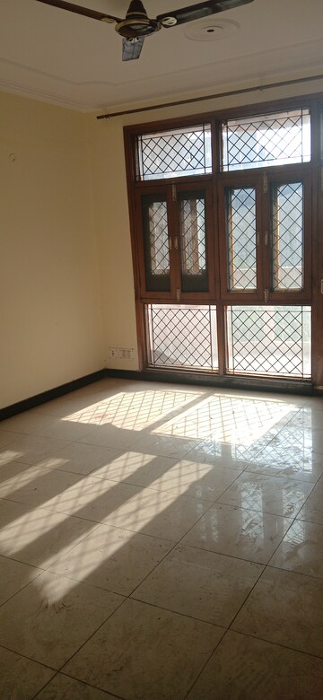 Balcony in 3 BHK Apartment at Vinayak Apartments Noida, Sector 62 – for Rent