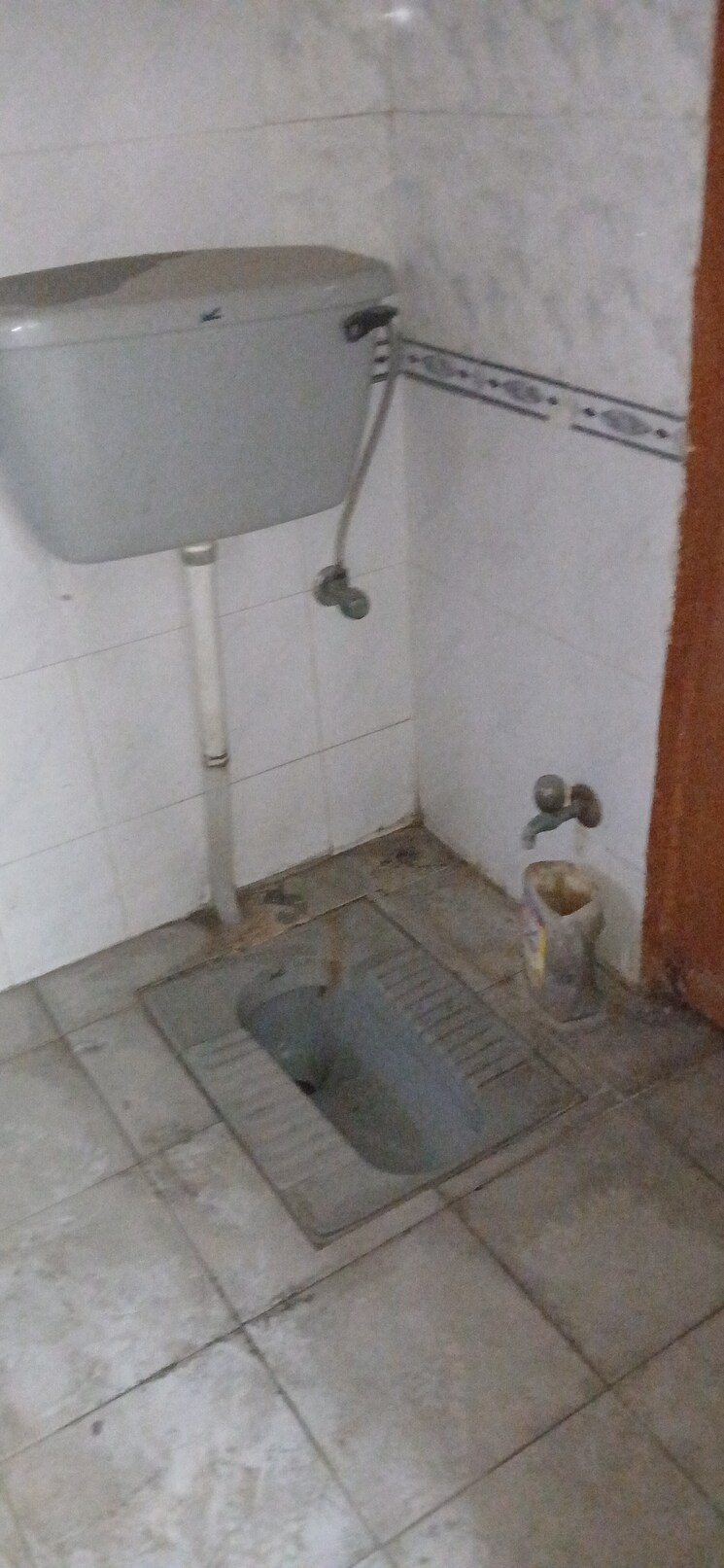 Bathroom, vinayak-apartments-noida 3 Bedroom 1700 Sq.Ft. Apartment In Sector 62 Noida 8999347