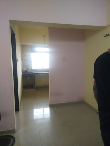Room in 1 BHK Apartment at Swastik Park, Chembur – for Rent