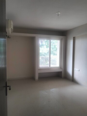 Room in 2 BHK Apartment at Nyati Ethos, Undri – for Rent