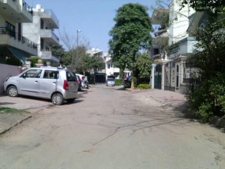  Parking, sector 46  100 Sq.Yd. Plot In Sector 46 Gurgaon 8818654