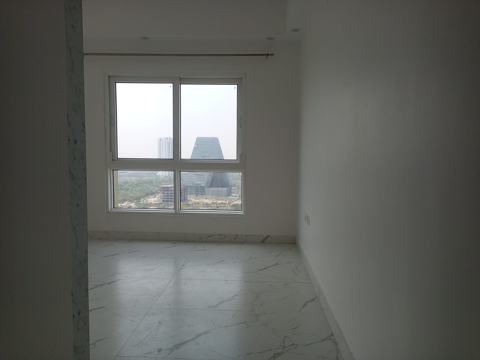 3 BHK + Servant Room 1260 Sq.Ft. Apartment in New Town Tower