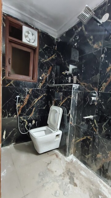 Bathroom in 1 BHK Builder Floor at Saket – for Rent