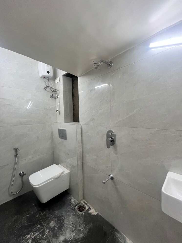 Bathroom, andheri west 2 Bedroom 900 Sq.Ft. Apartment In Andheri West Mumbai 8999470