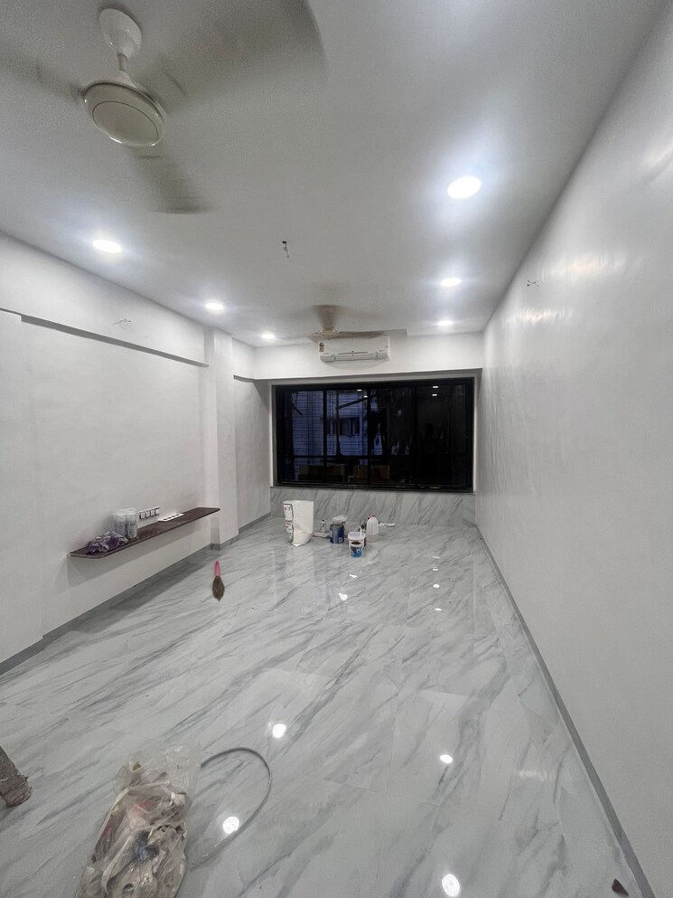 Hall, andheri west 2 Bedroom 900 Sq.Ft. Apartment In Andheri West Mumbai 8999470